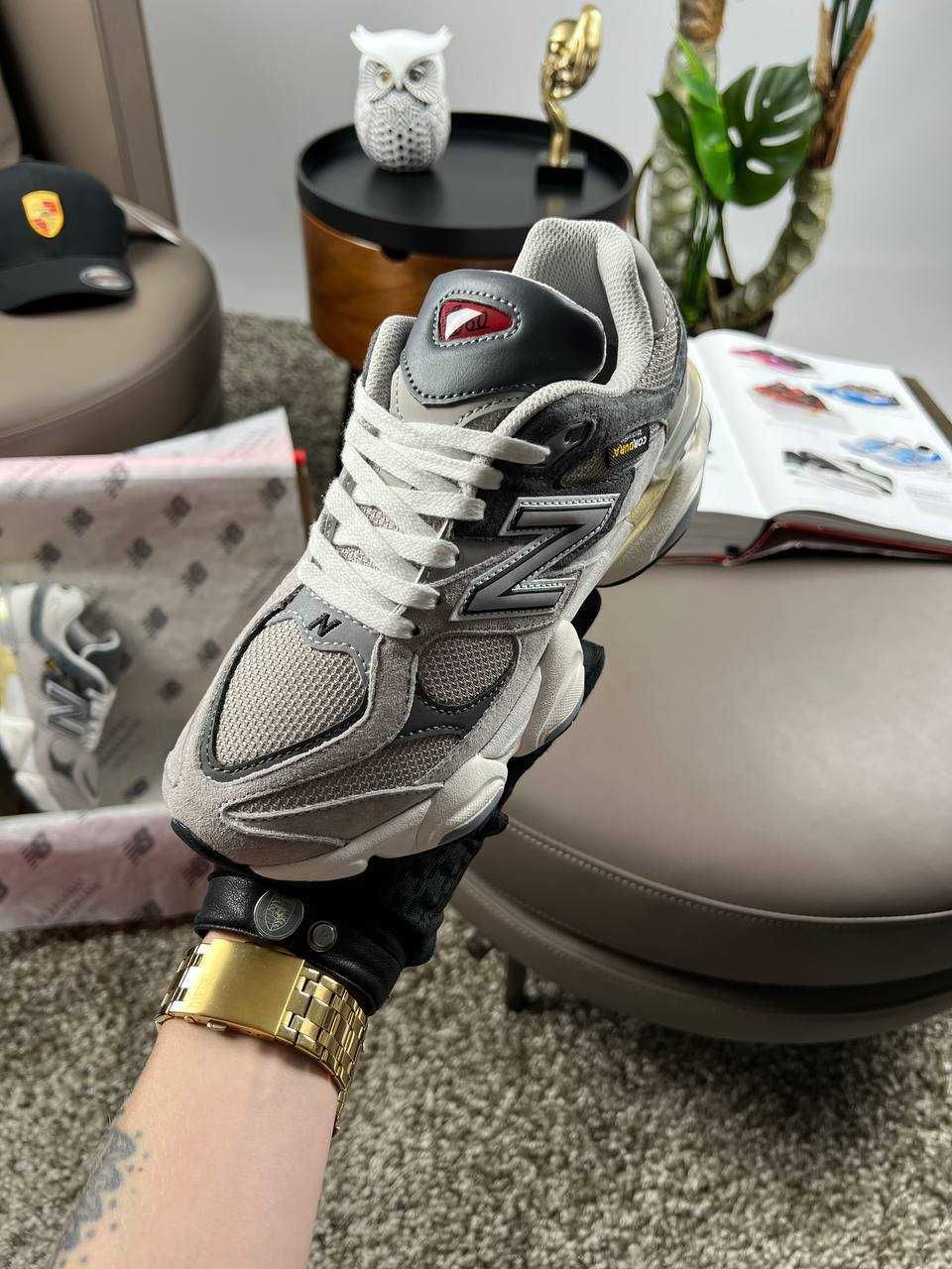 Жіночі кросівки нью беланс New Balance 9060  Light Grey Black [36-41]