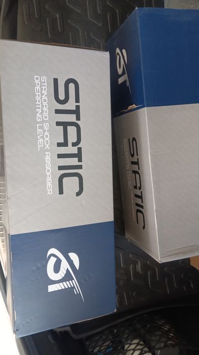 Продам передні стійкі на мерседес w 203