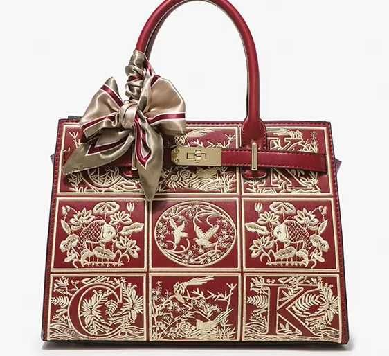 Сумка з вишивкою, нова, розмір - 28х13,5х20см