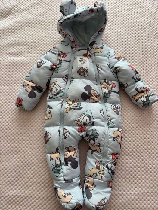 Продам футмуф зимовий і зимовий комбінезон від Primark.