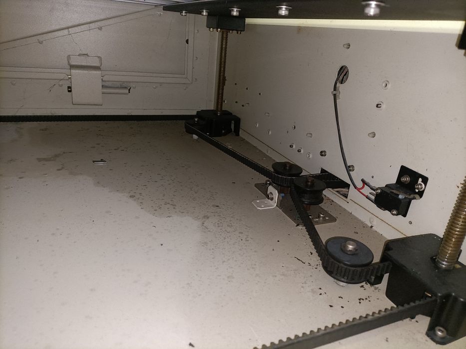 Ploter laserowy laser GCC Explorer duży stół 90*45