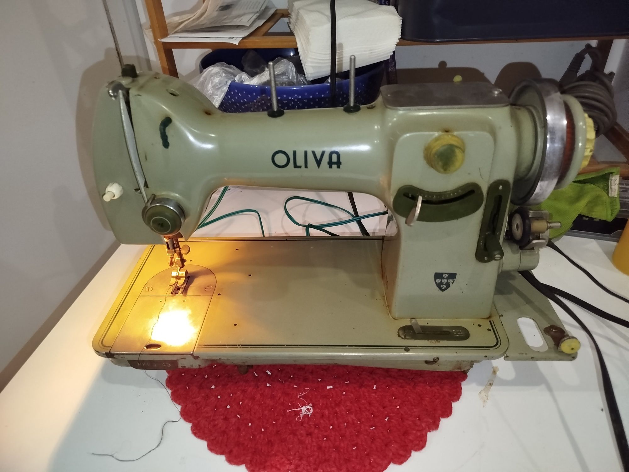 Máquina de costura oliva