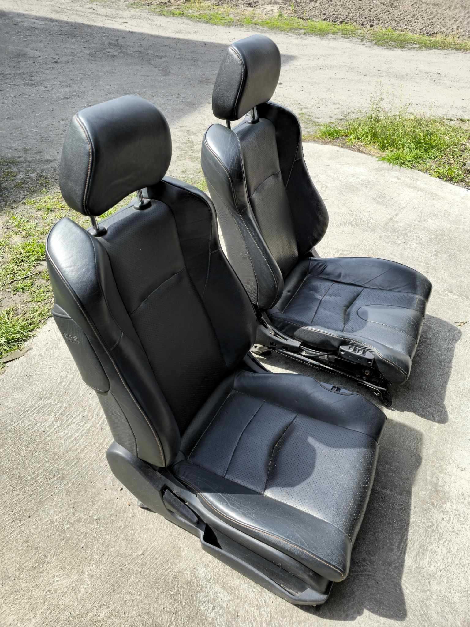 Fotele Nissan 350z skóra podgrzewane, regulowane, poduszki powietrzne