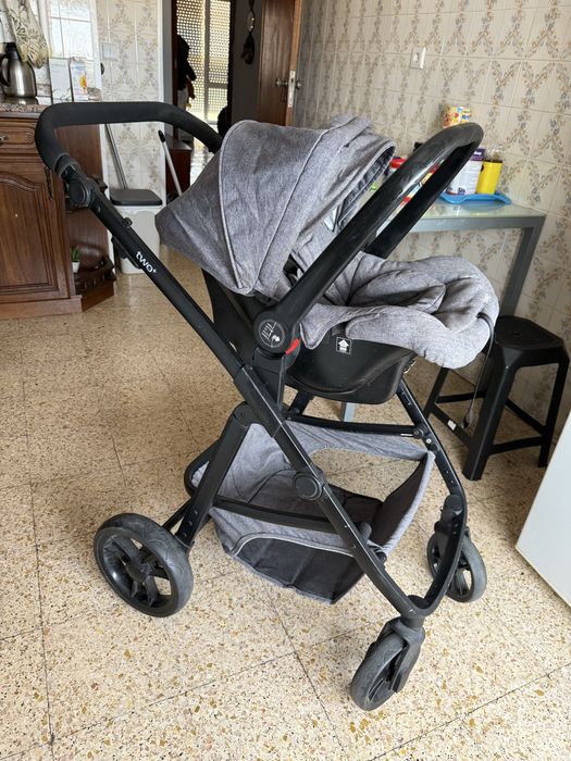 Vendo carrinho de bebe semi-novo