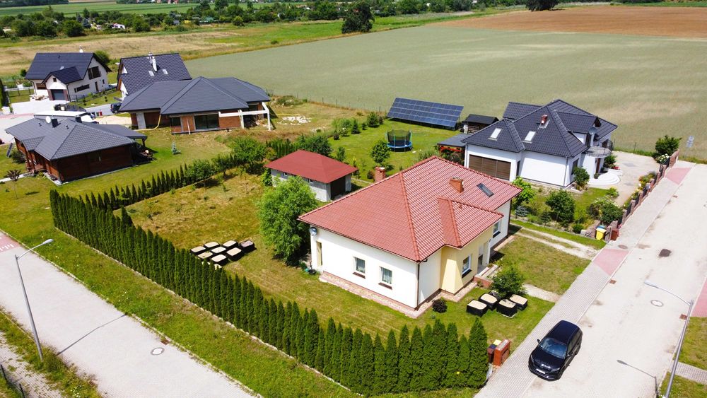 Dom z duszą na skraju osiedla – cisza, spokój, las tuż obok.