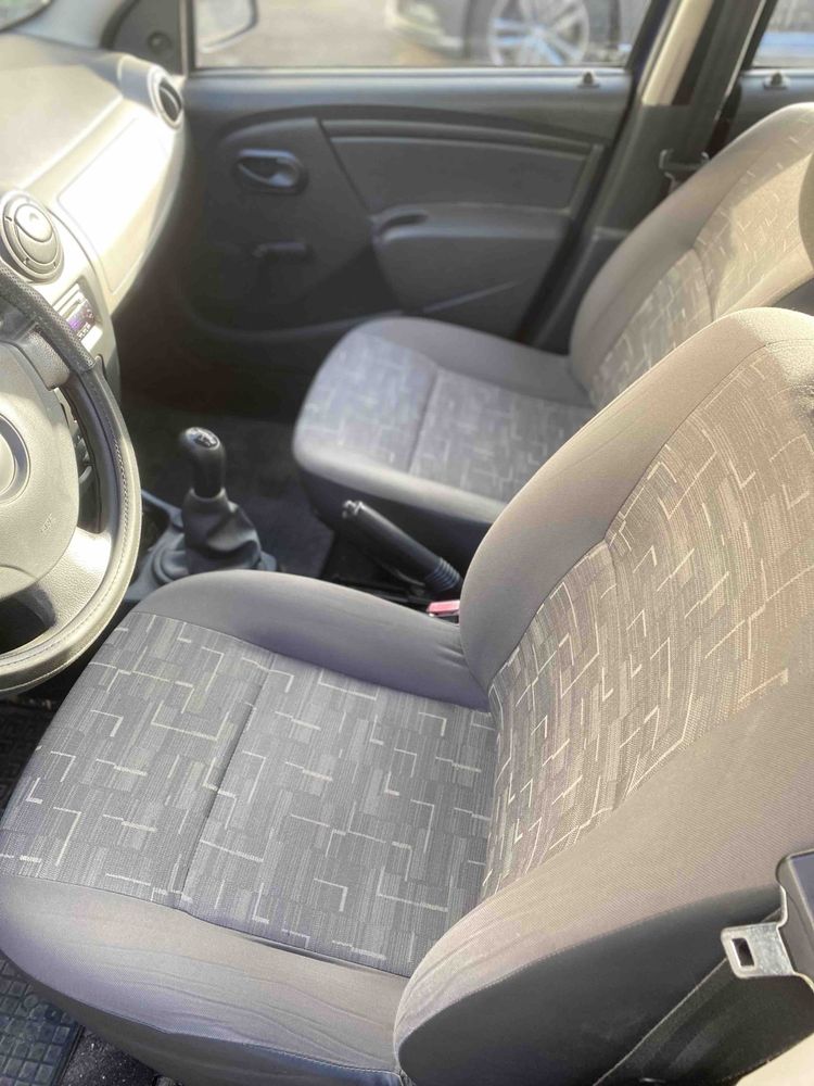Продам автомобіль Dacia Sandero