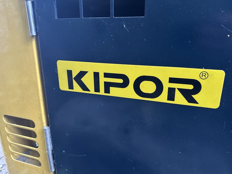 Генератор Kipor KDE 12 STA