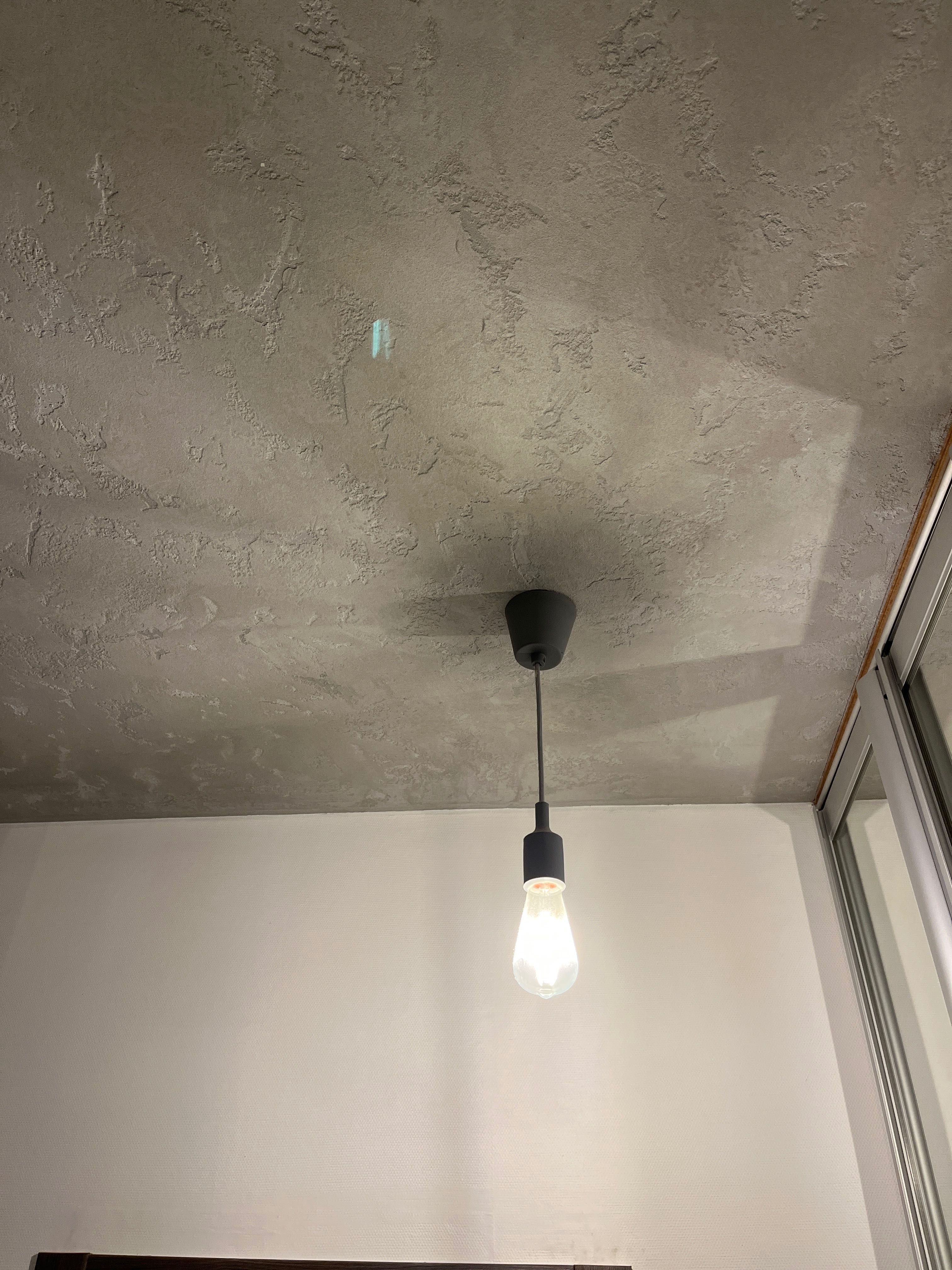 Лампа на потолок