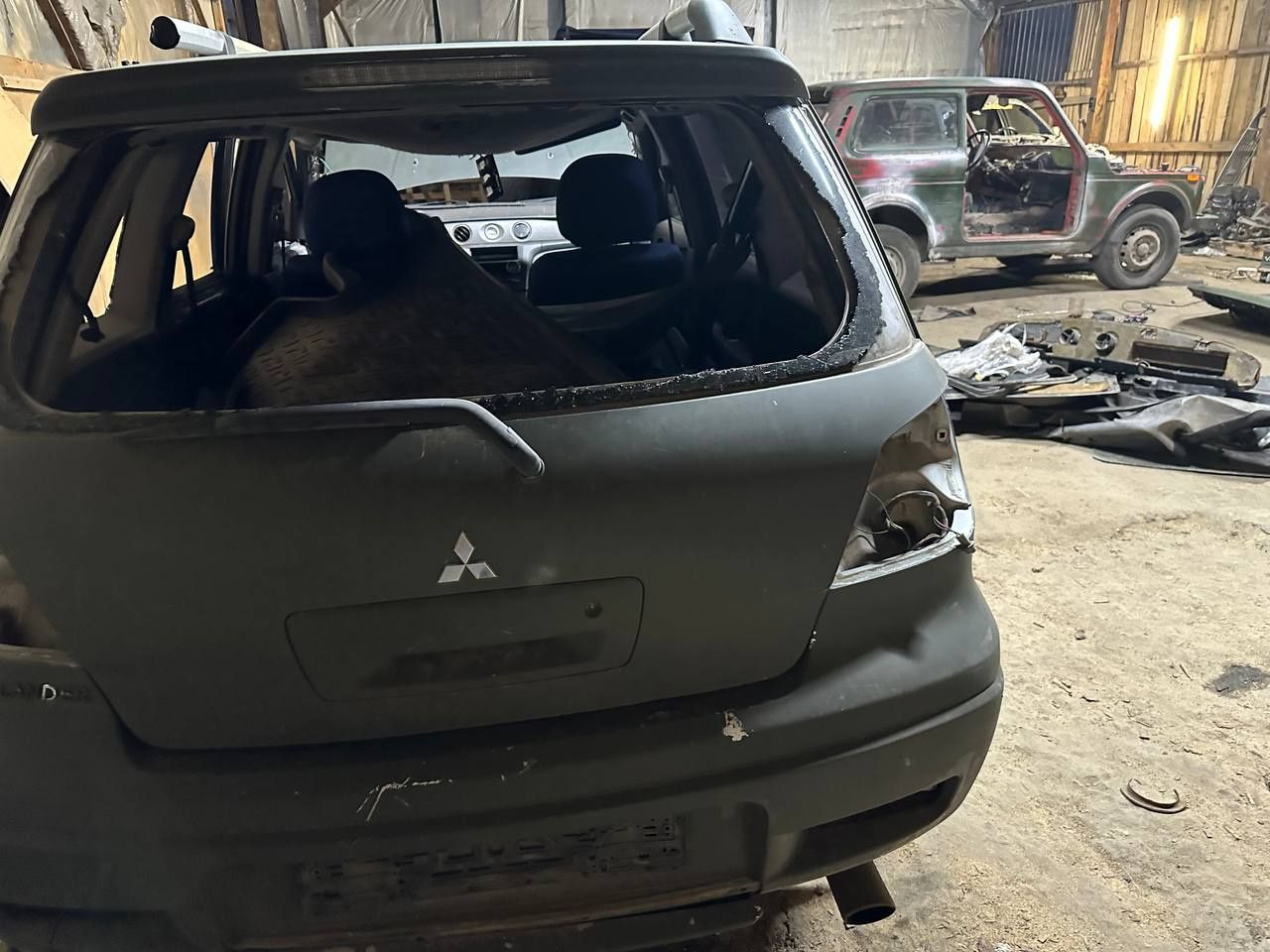 Разборка Mitsubishi outlander 1 Двигатель 2.0 Бенз. МКПП.  шрот