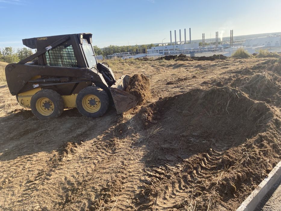 Послуги оренда міні-навантажувача