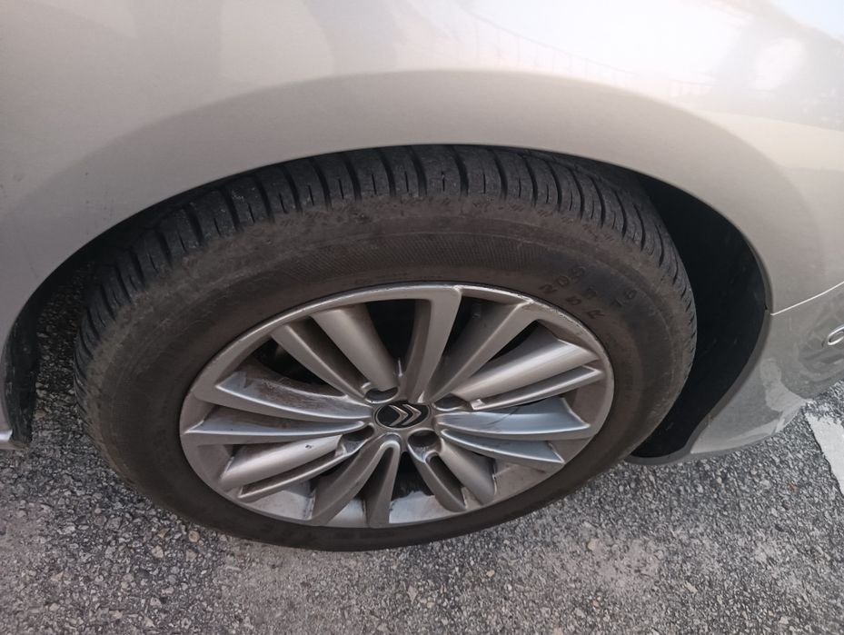 Citroen C4 1.6hdi automático poucos km