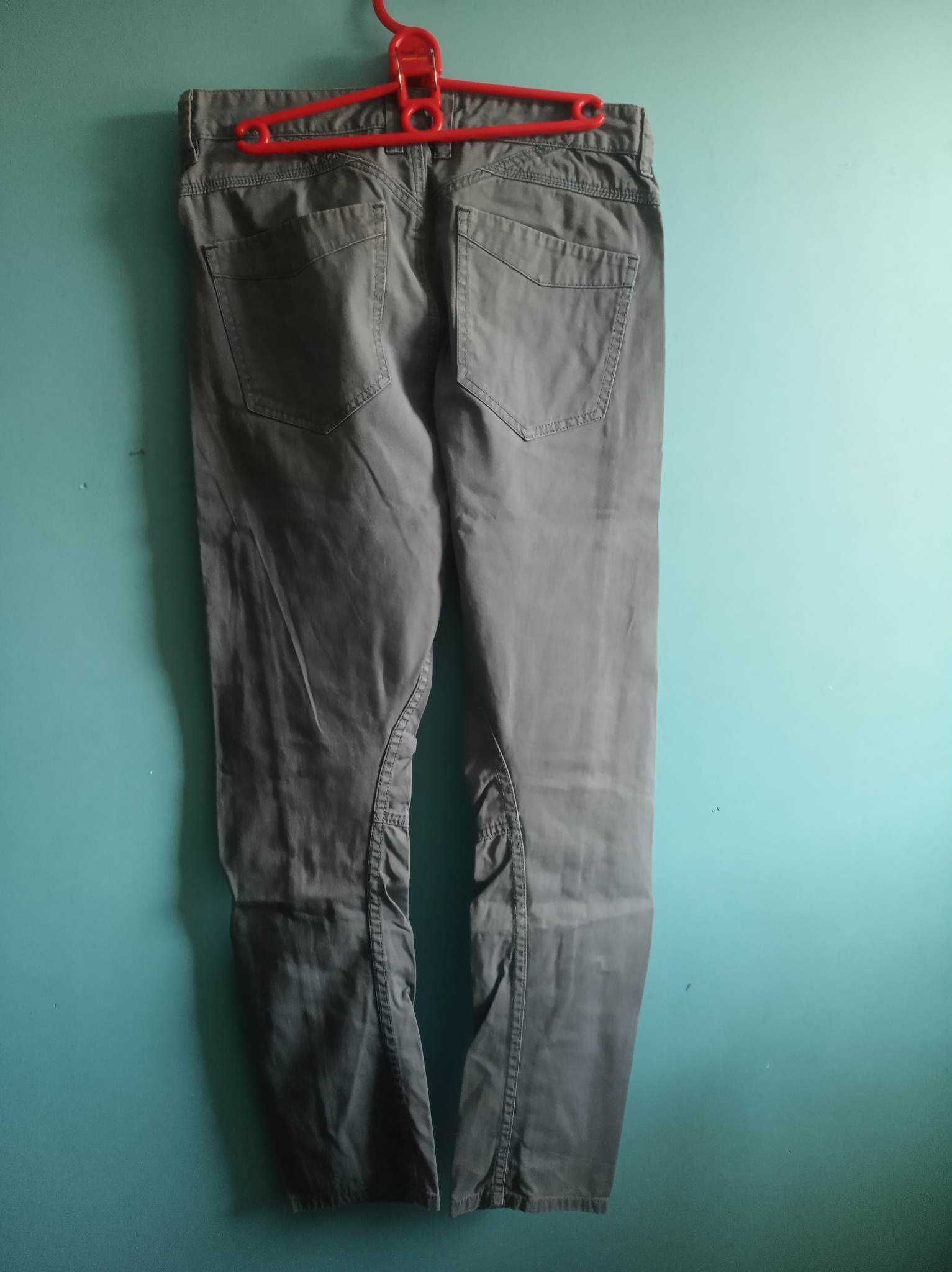 Spodnie materiałowe bawełniane typu skiny - L 32, M/L - "Topman".