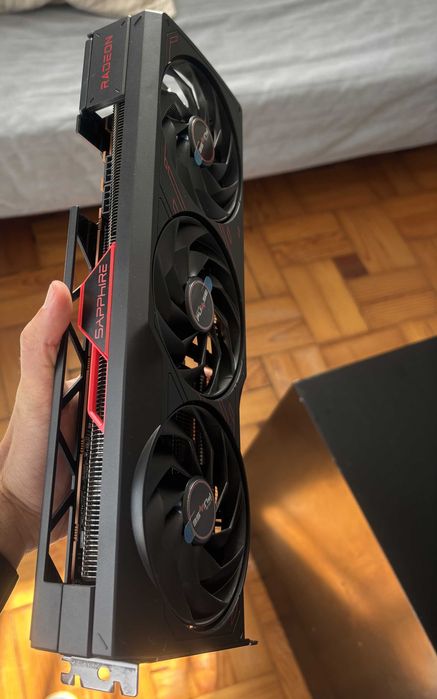 Placa Gráfica AMD Radeon RX 7900 GRE 16GB GDDR6 Sapphire