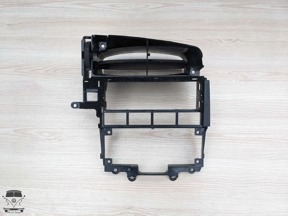 Рамка под магнитолу Пассат Б4