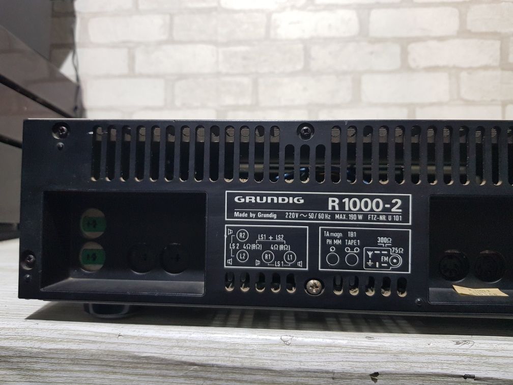 AM/FM Стерео ресивер/підсилювач Grundig R 1000-2 2x35 Вт б/у