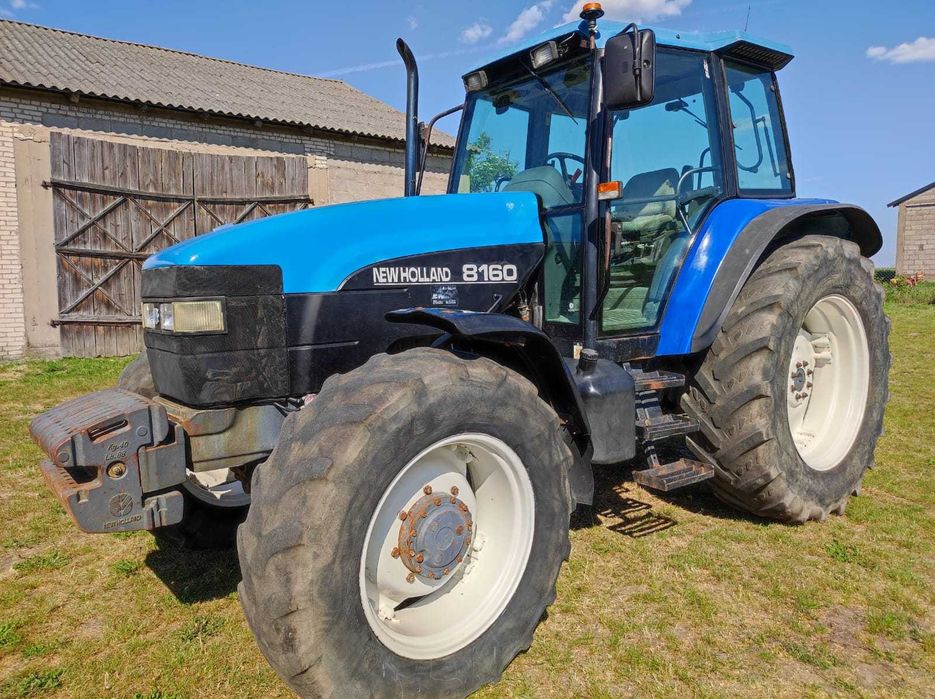 Ciągnik rolniczy New Holland 8160