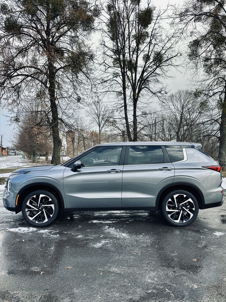 mitsubishi outlander 4 2022/2023