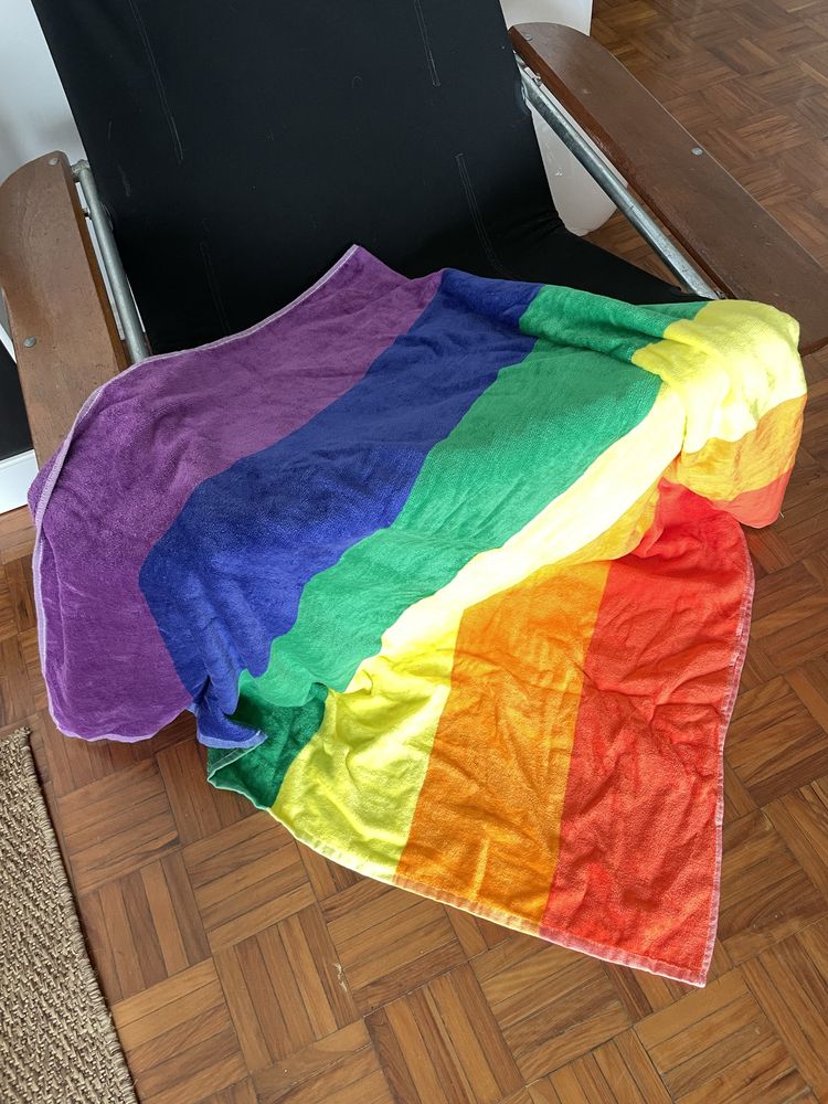 toalha de praia arco-íris Primark