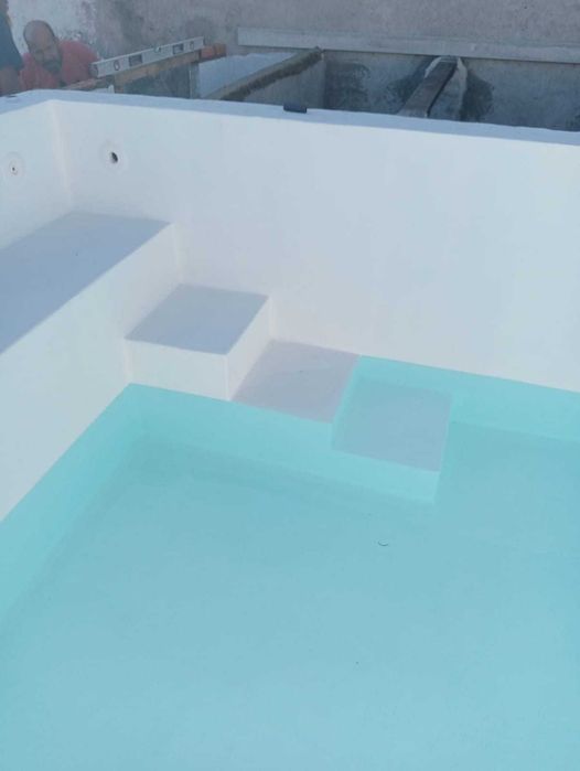 Realiza-se  piscinas tanque zona sintra