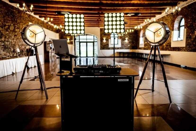 Statyw oświetleniowy trójnóg rustykalny retro wesele DJ / FAKTURA VAT