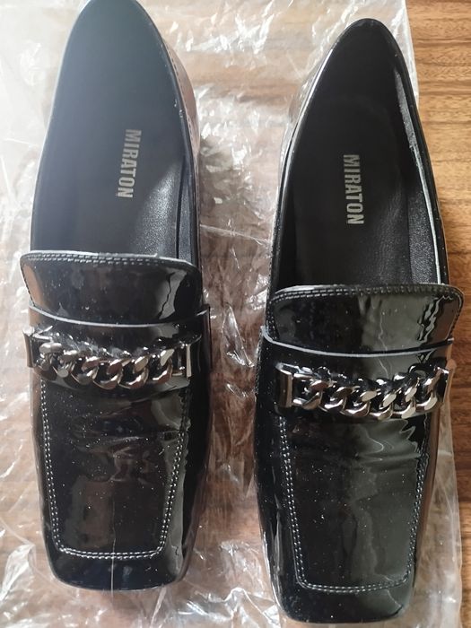 Продам женские туфли лаковые