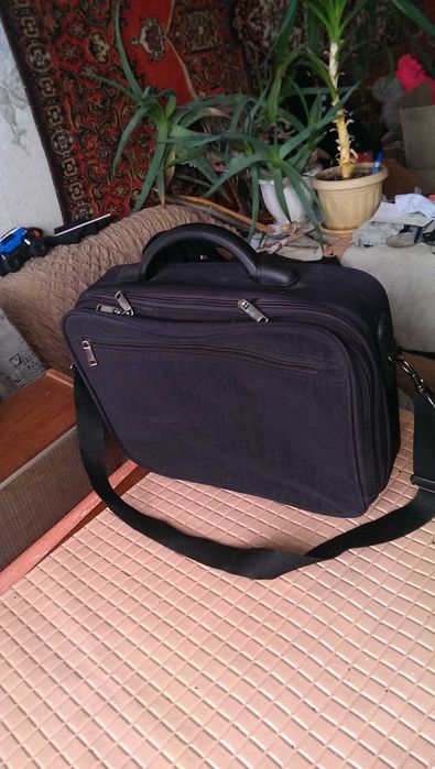Сумка для ноутбука, чемодан