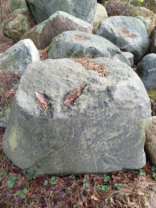 Kamienie, głazy sprzedam