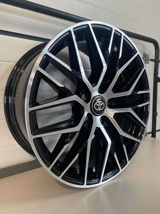 Alufelgi 17 5x114,3 Toyota Auris Avensis C-HR Corolla Cross Camry RAV4