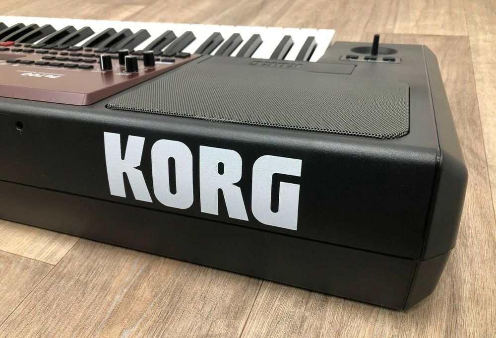 Korg PA700 novos por estrear com garantia e fatura em seu nome