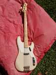 Baixo Squier Precision Classic Vibe 50's 2014 p