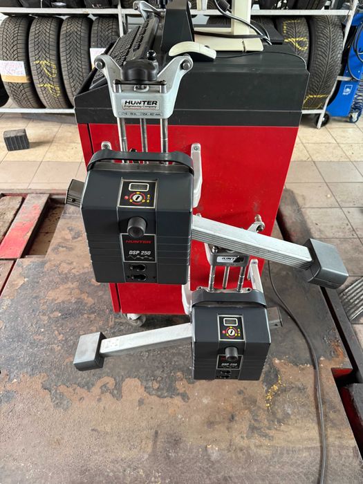 Hunter  S411 do regulacji geometrii kół.