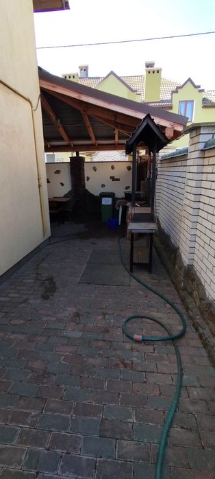 Частина особняка подобово у Львові.