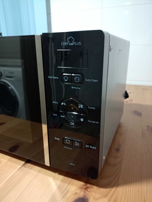 Microondas Whirlpool, c/Grill e prato.Entrega Setúbal e arredores.