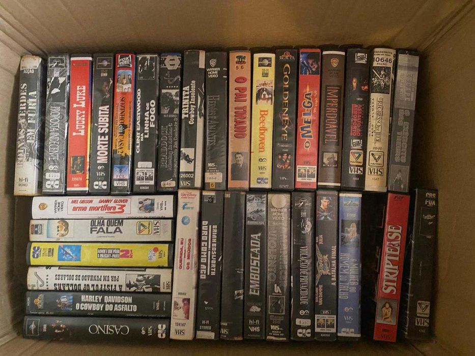 Cassetes VHS cópias/ caixas