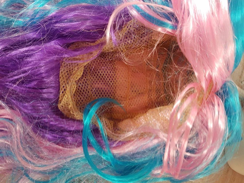 Peruka Jednorożec pegaz kolorowe włosy dla dorosłych. A