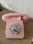Różowy telefon życzeń