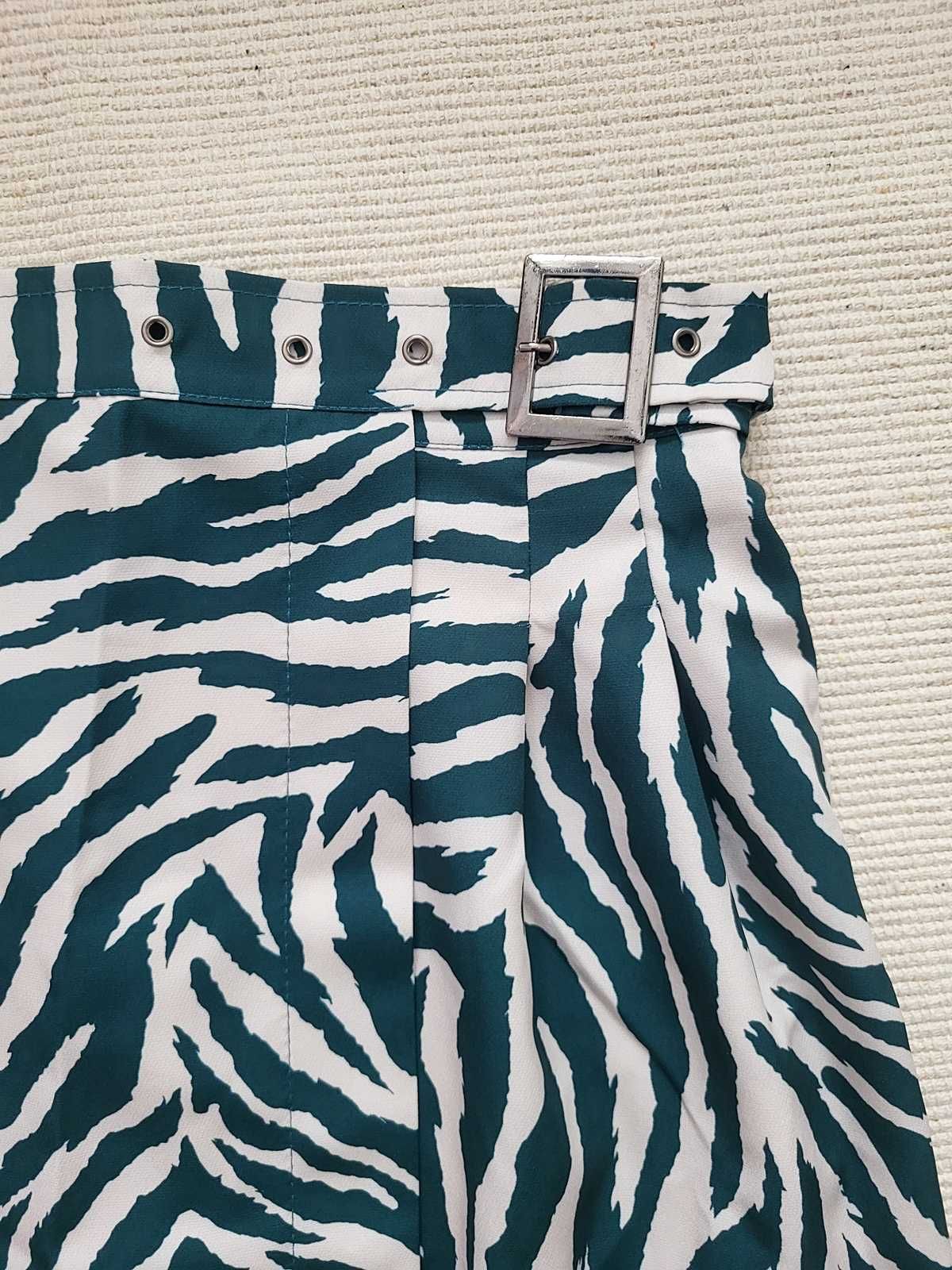 Wiosenna mini spódnica kopertowa trapezowa zebra zielona 38 M