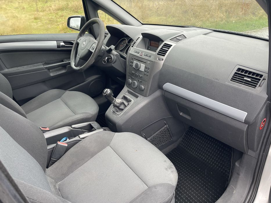 Opel Zafira 1.8b 7osobowy