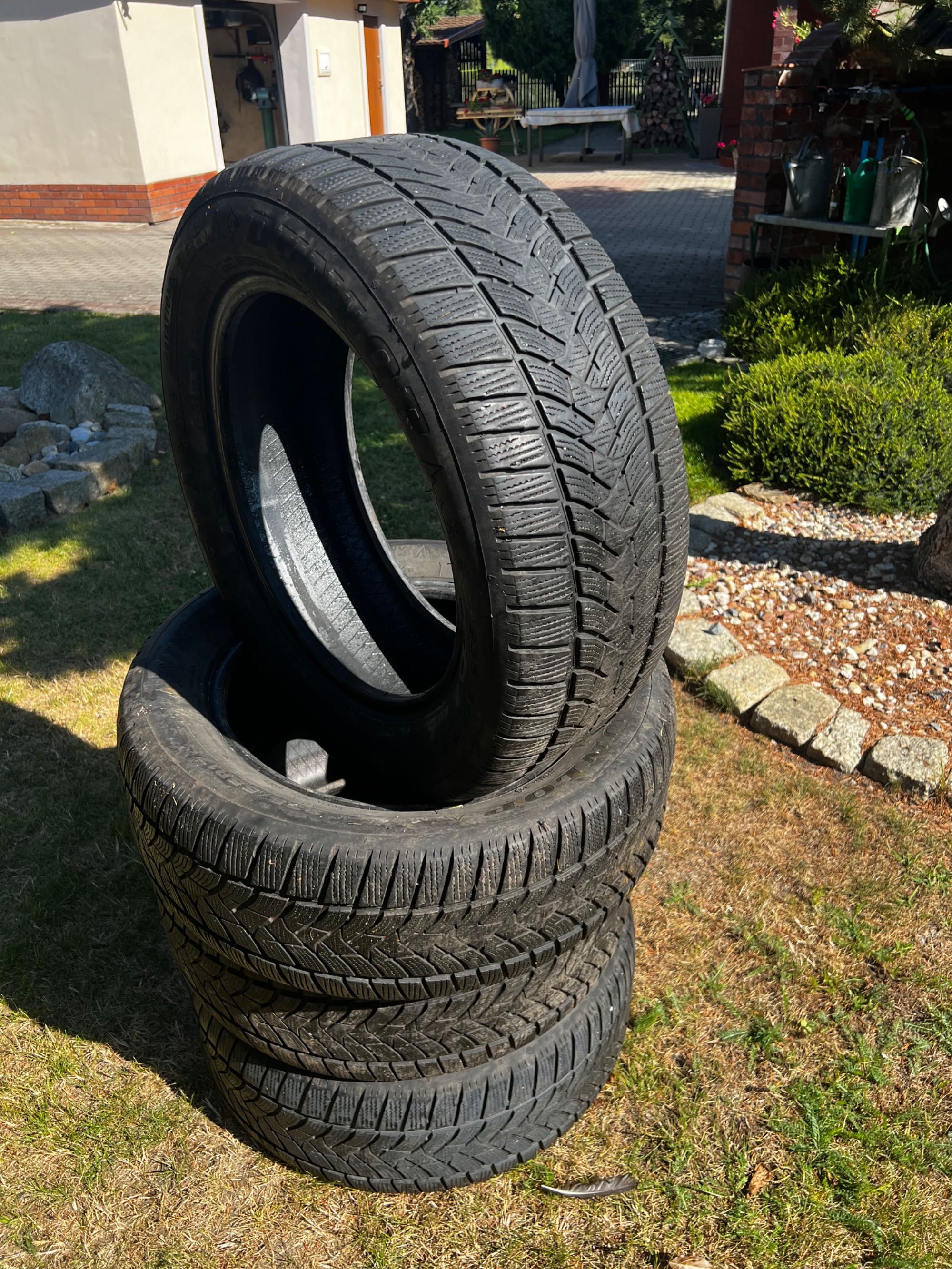 Opony Zimowe Dunlop Sport R17 komplet