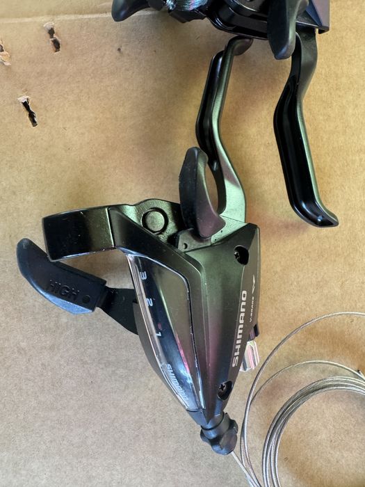 Klamkomanetki Shimano 3x7 biegów . Okazja Nowe