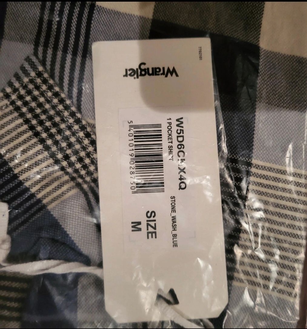Camisa Wrangler grunge  tamanho M.
Camisa nova com e
