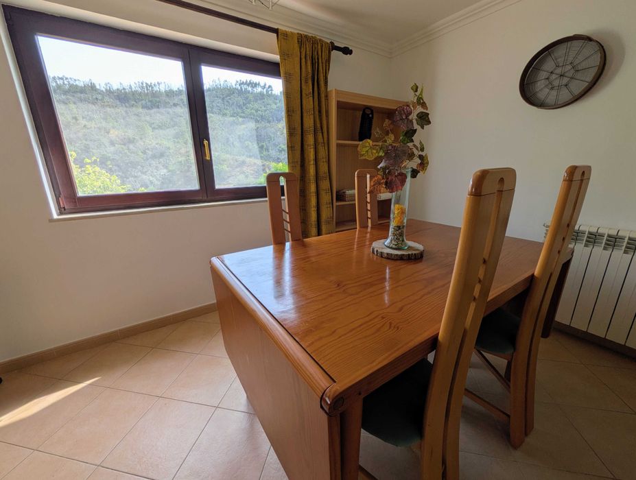 Retiro na natureza com terraço e vista