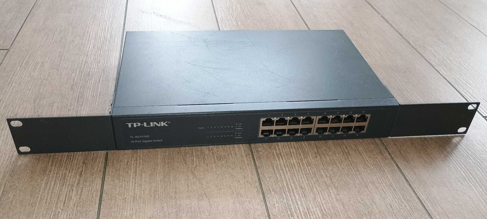 Switch TP-Link SG1016D