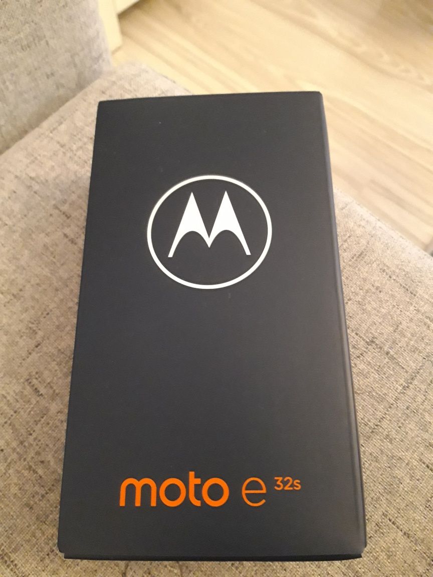 Telefon komórkowy Motorola moto e 32s