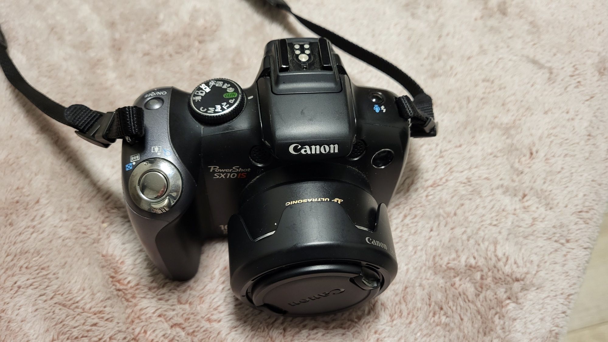 Фотоапарат Canon SX10IS
