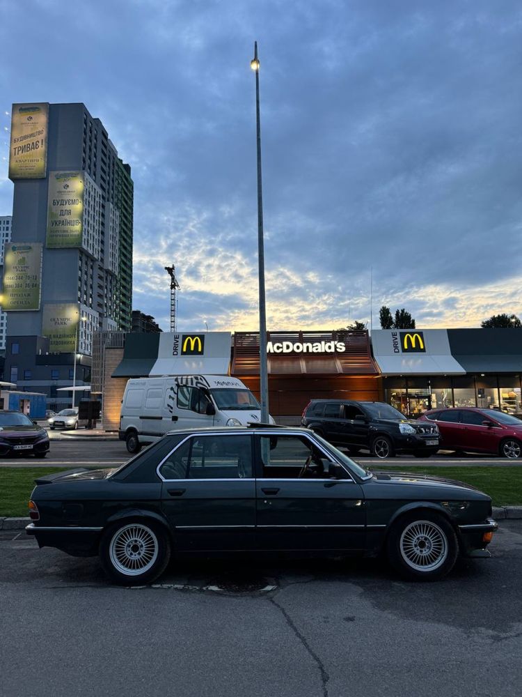Bmw e28 m30b25 1984г