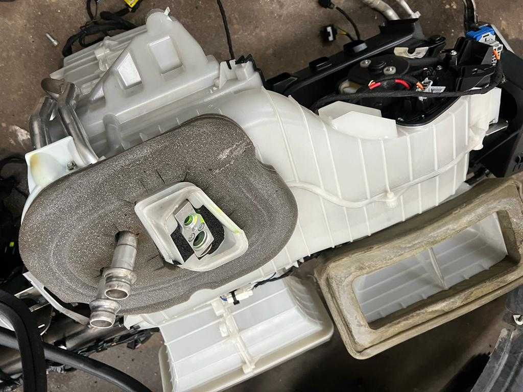 Nagrzewnica klimatronika Opel Corsa E Adam