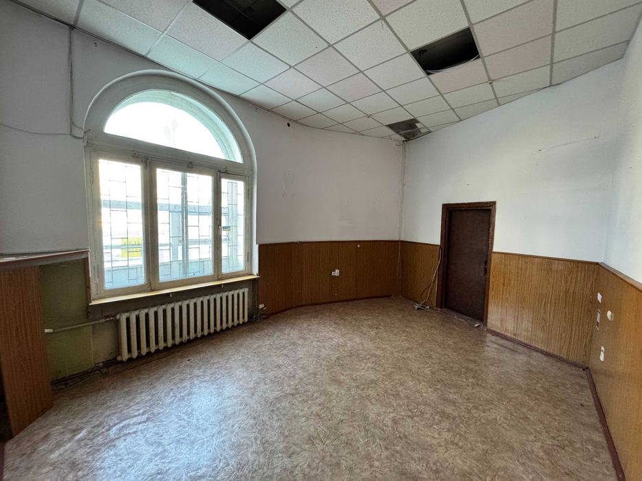 Пр.Центральний/Водопровідна 101 кв.м. фасад прохідняк