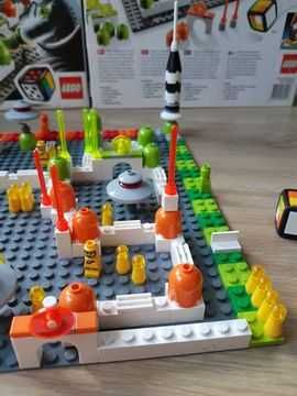 LEGO Lunar Command 3842 Gra strategiczna wiek 7+ Ufo Astronauci Roboty