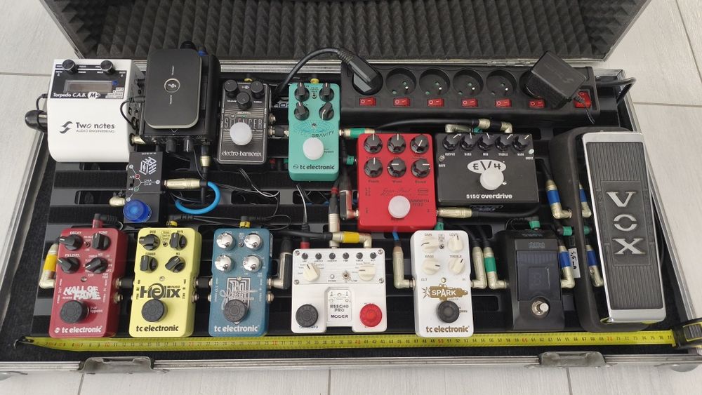 Pedalboard aluminium + case